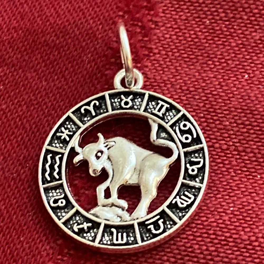 5/$10❤️❤️❤️NEW TIBETAN SILVER TAURUS ZODIAC CHARM PENDANT